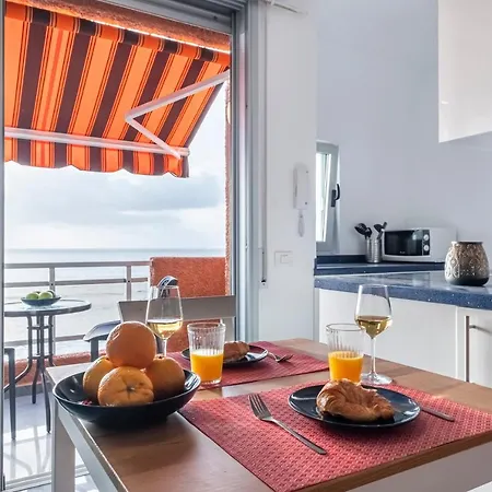 Sunset On The Sea Ii * פונטה דל הידלגו