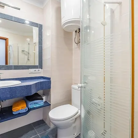 Sunset On The Sea Ii דירה