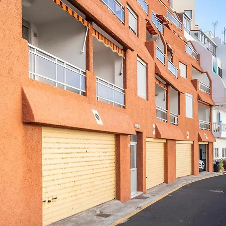 Sunset On The Sea Ii דירה